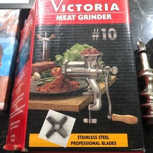 Victoria Traditional Meat Grinder